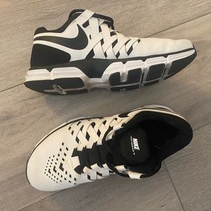 Nike lunar fingertrap tr mens 10.5 sneakers. Worn 1x, look to be brand new